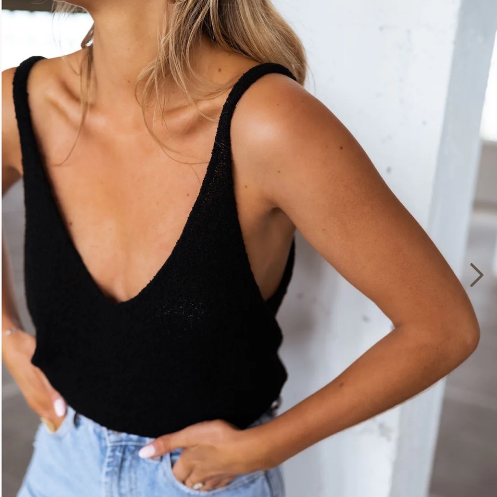 BLACK NEDA WOOL EFFECT TOP